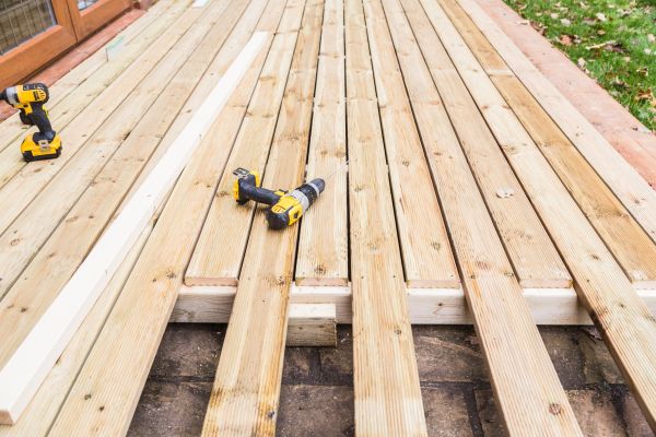 Cost of Damaged Deck Boards Repair in Leander